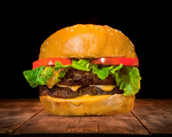 Comment savourer un burger géant sans ressentir de douleur